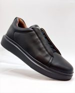 MONOCHROME SNEAKERS WITH CONTRAST SOLE - Image 3