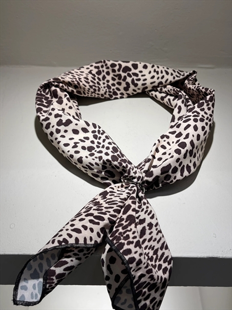 STEFAN THE CHEETAH SCARF